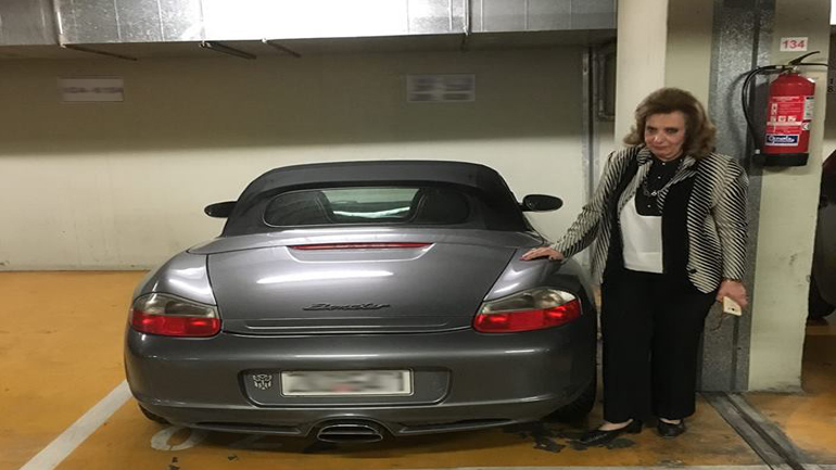 Η Θεοδώρα Μεγαλοοικονόμου αποκαλύπτει νέα πόρσε στο γκαράζ της Βουλής…